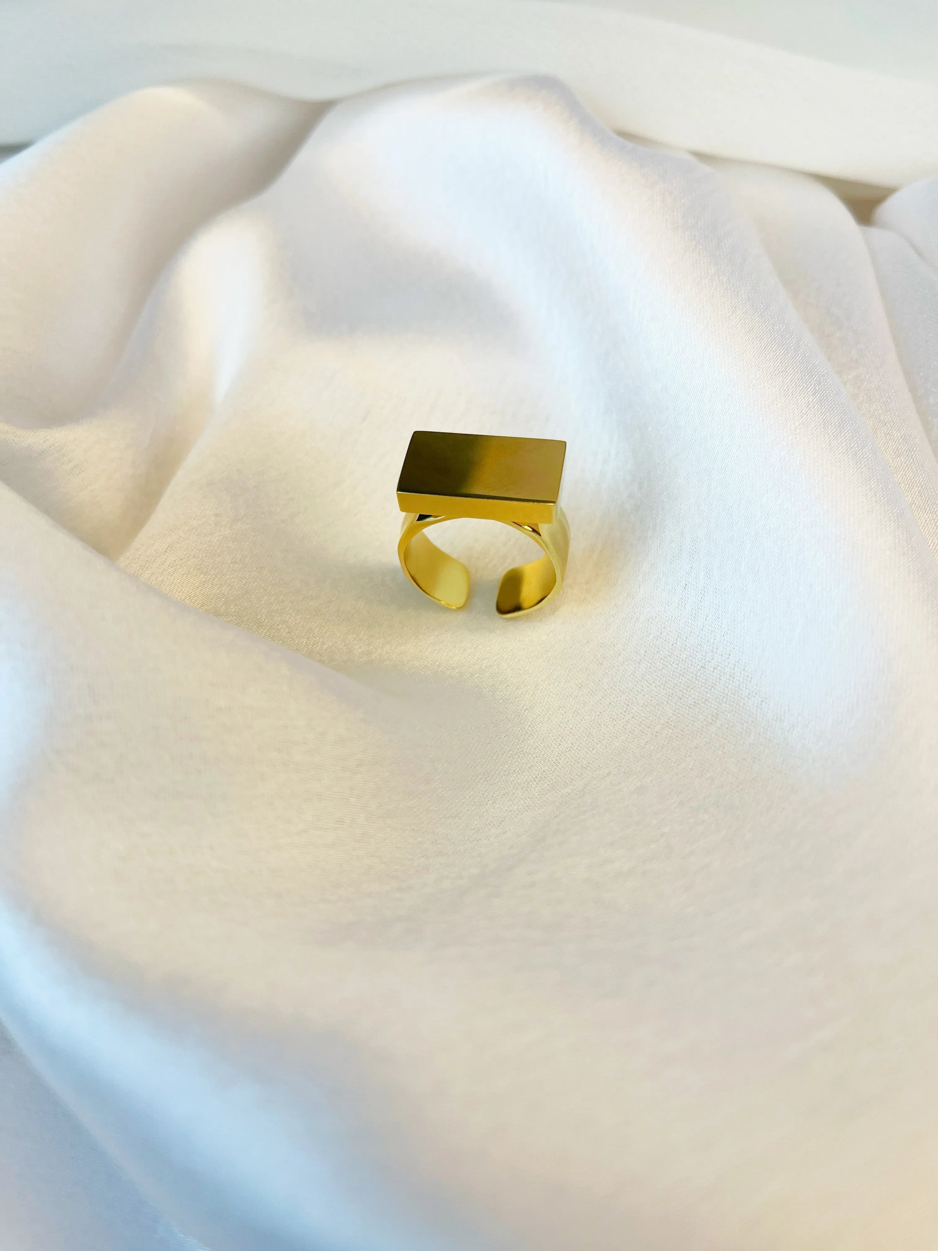 Demi Fine Rings