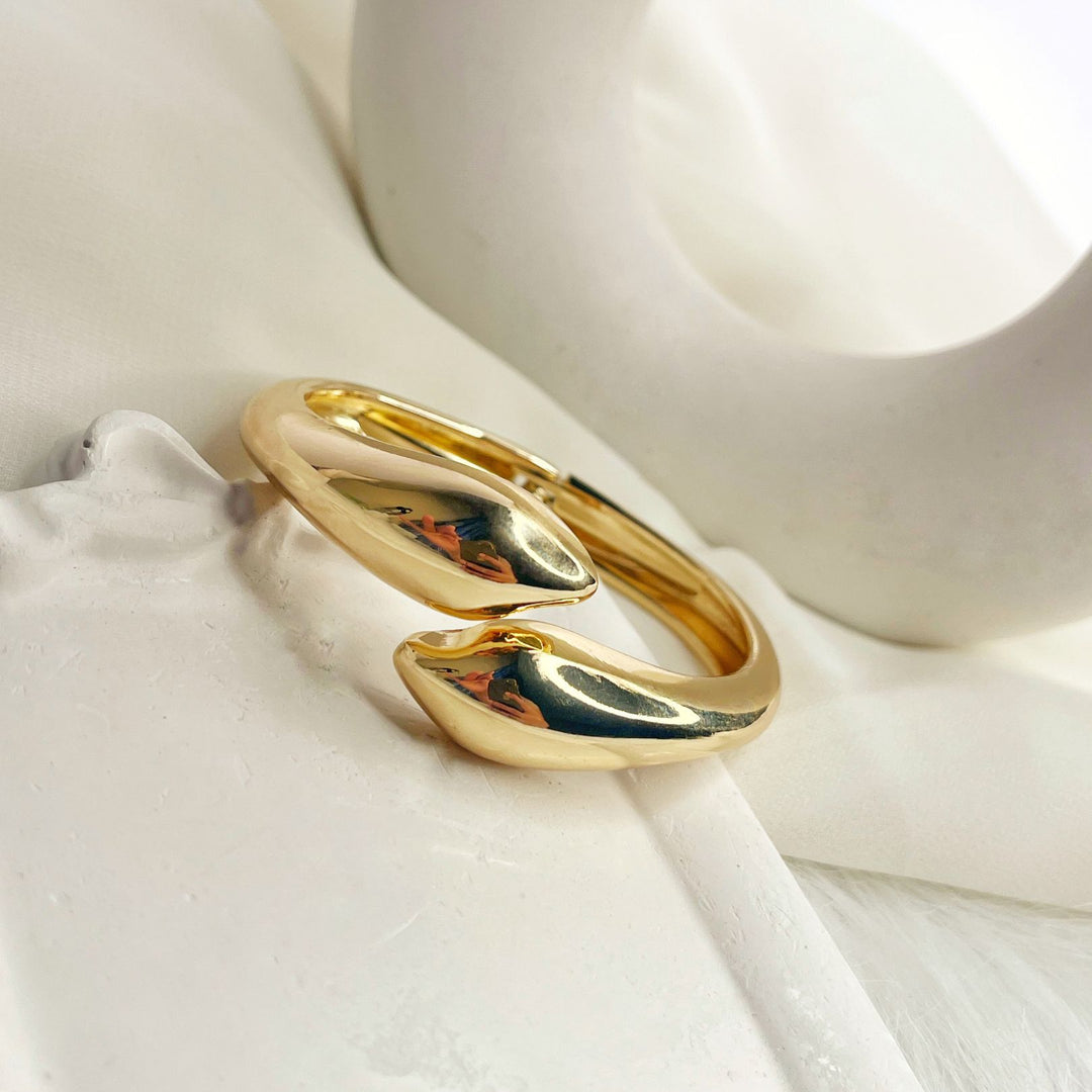 Golden Sculpt Curve Cuff