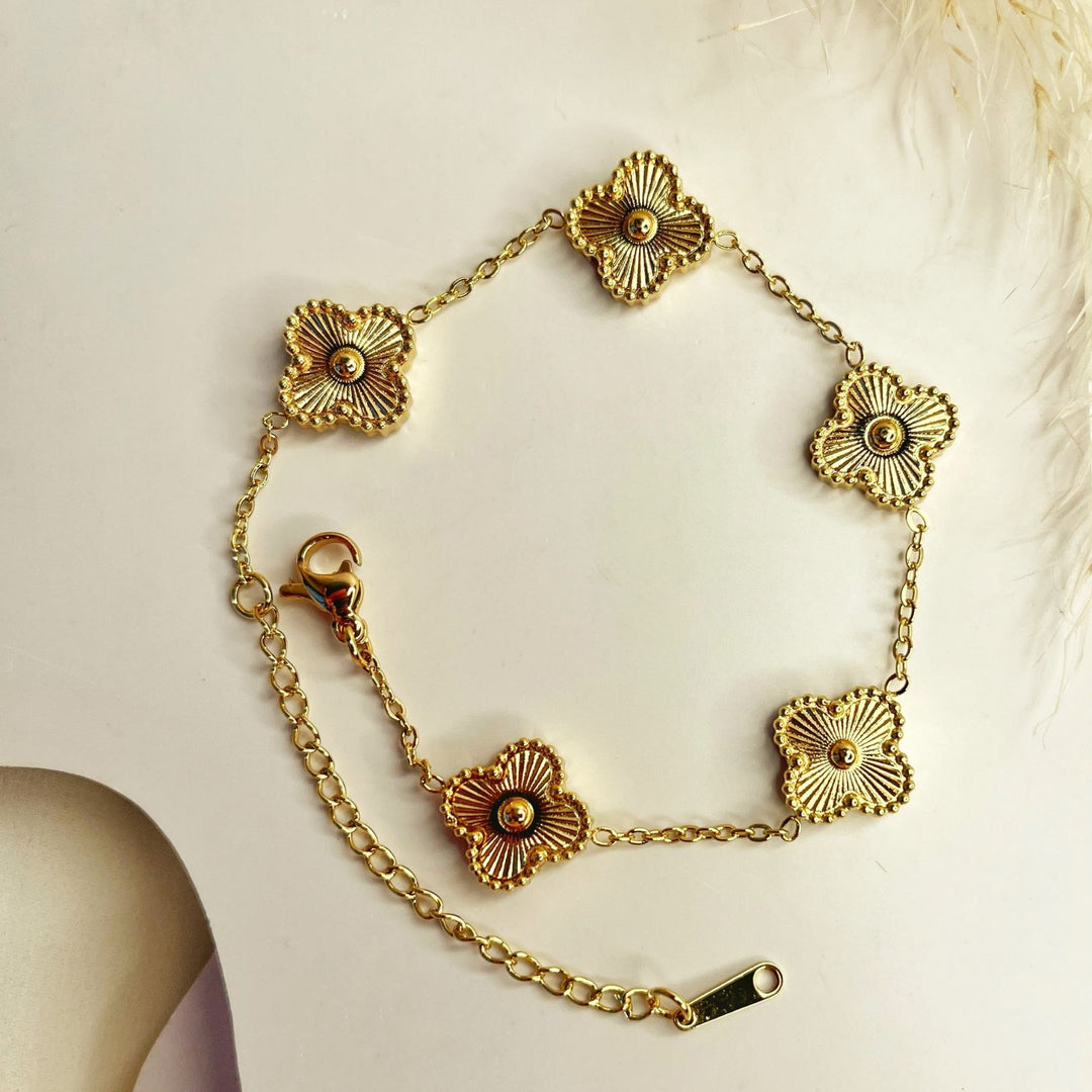 Golden Aurelia Clover Bracelet