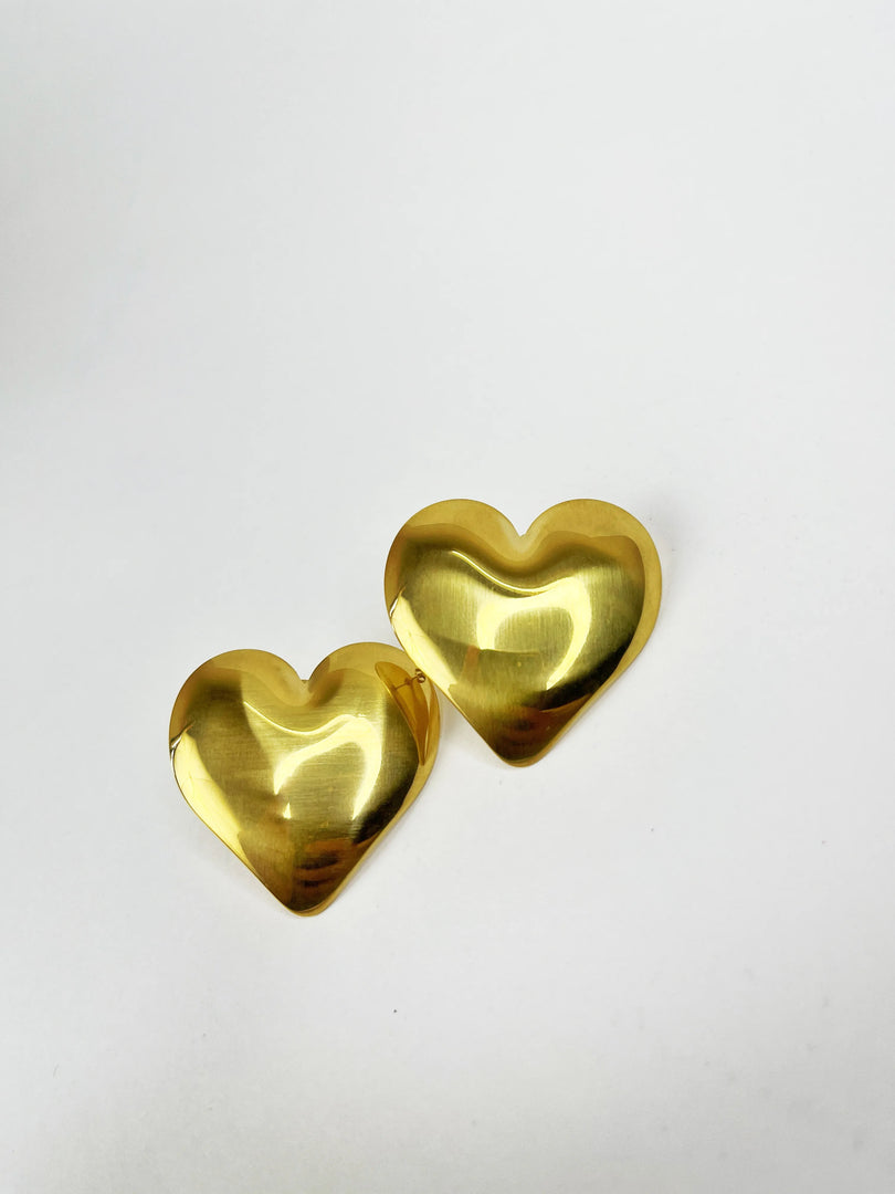 Amora Heart Studs (18k gold Plated)