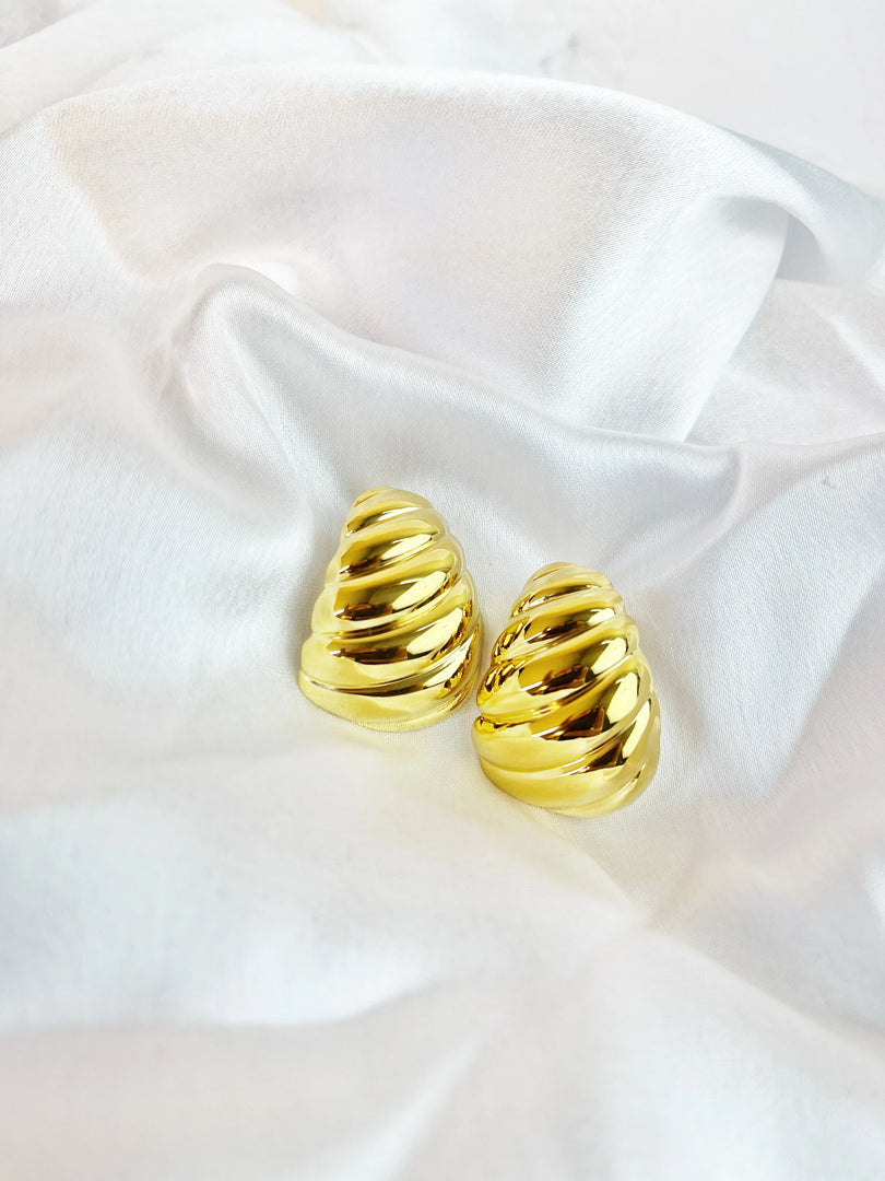 Velora Swirl Studs (18k gold Plated)