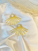 Load image into Gallery viewer, Lustrous Bloom Earrings
