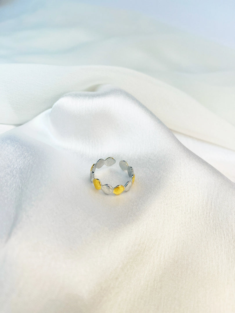 Whisper Petal Ring (18k gold Plated)