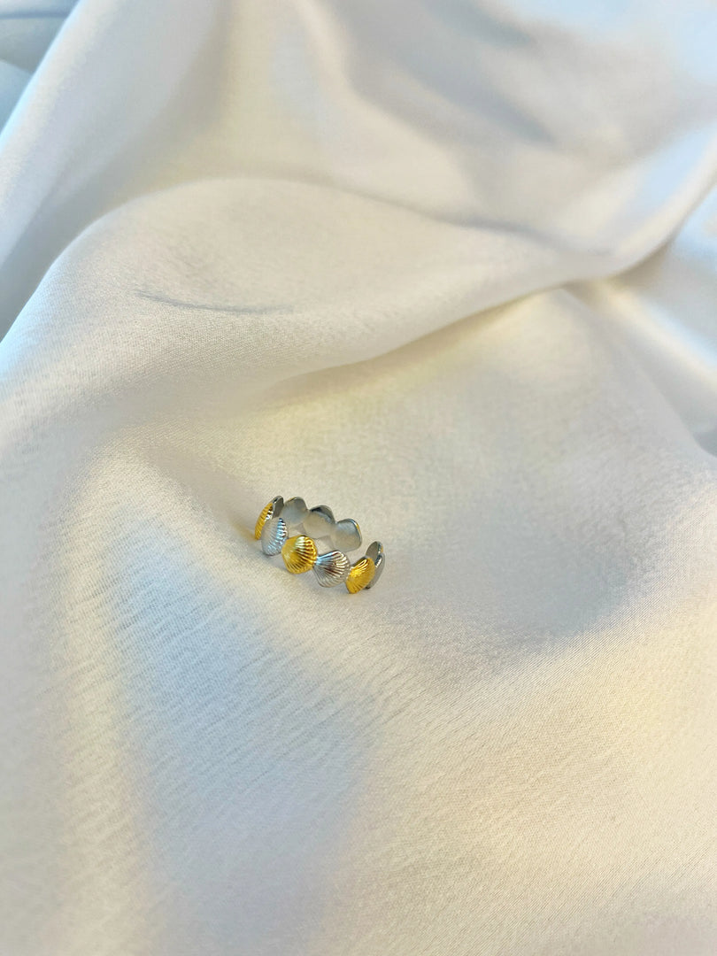 Whisper Petal Ring (18k gold Plated)