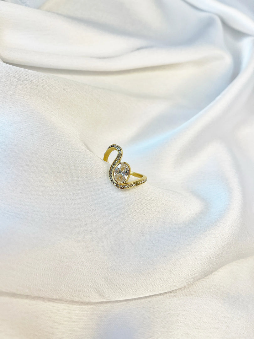 Veloura Ring (18k gold Plated)