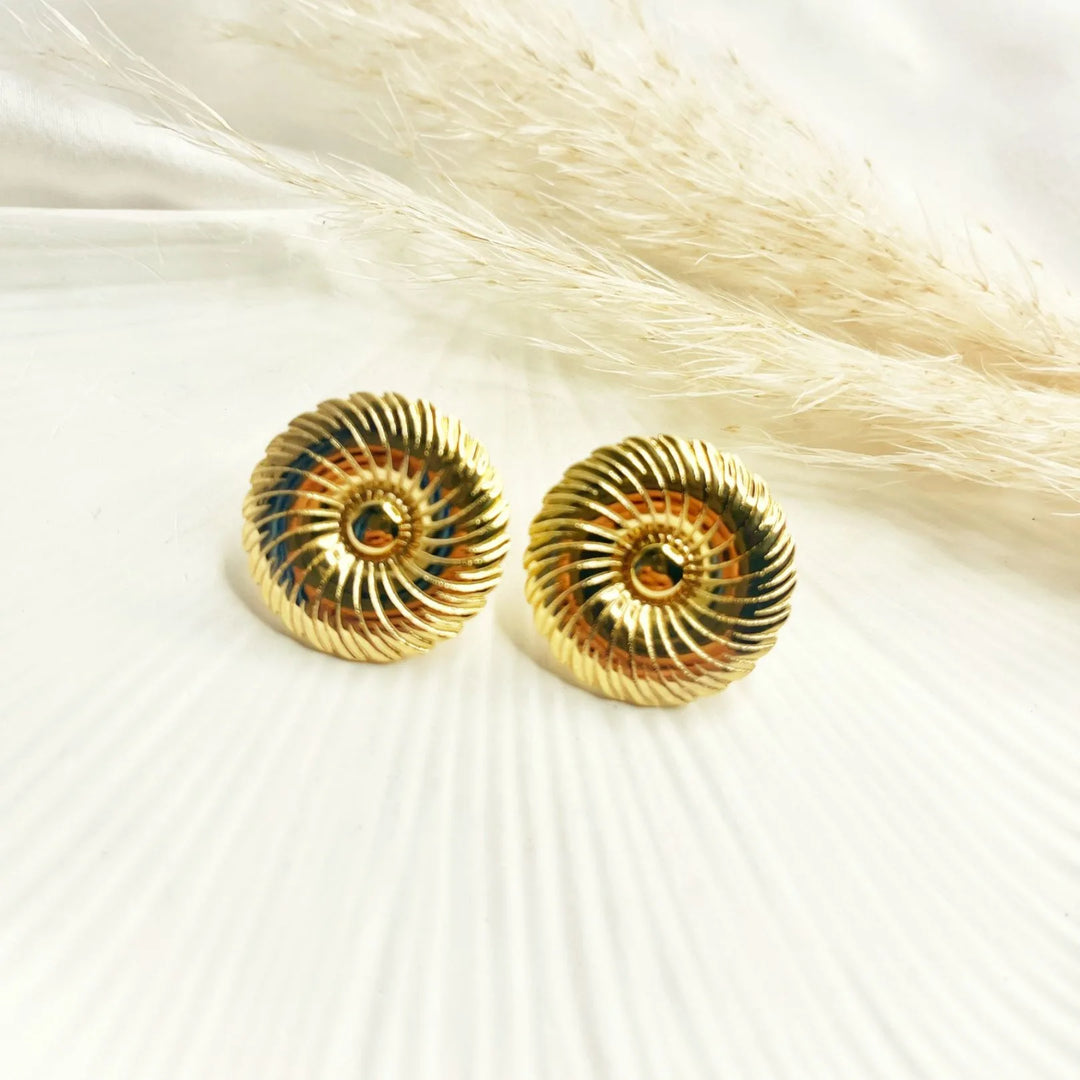 Orina Swirl Studs