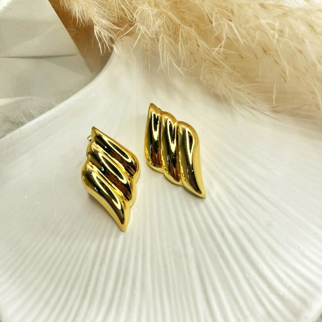 Valencia Wave Studs